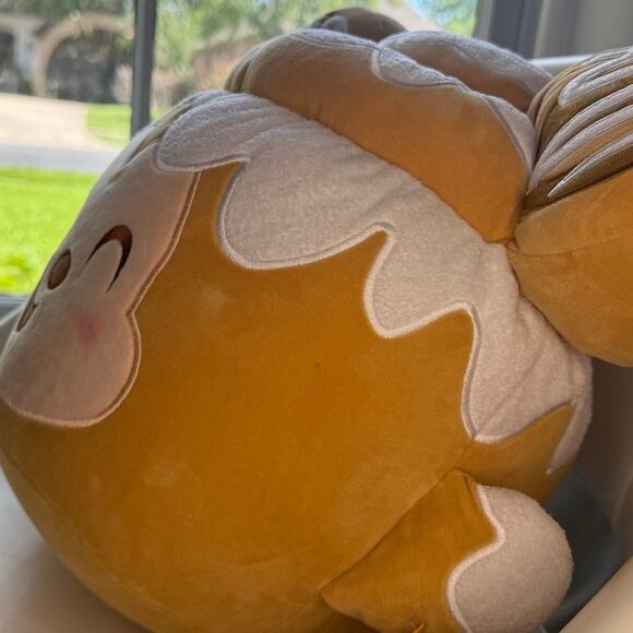 NWT | 14.5 Disney Munchlings Mickey Cinnamon Swirl Bun - New with Tags! - Picture 3 of 6